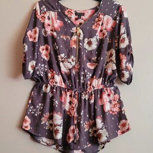 JUSTIFY womens floral blouse zipper detail